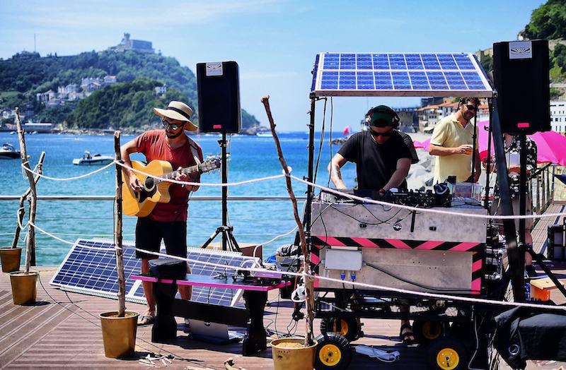 Basque Country Solar Sound Systemeko kideak, Donostian egindako kontzertu batean.
